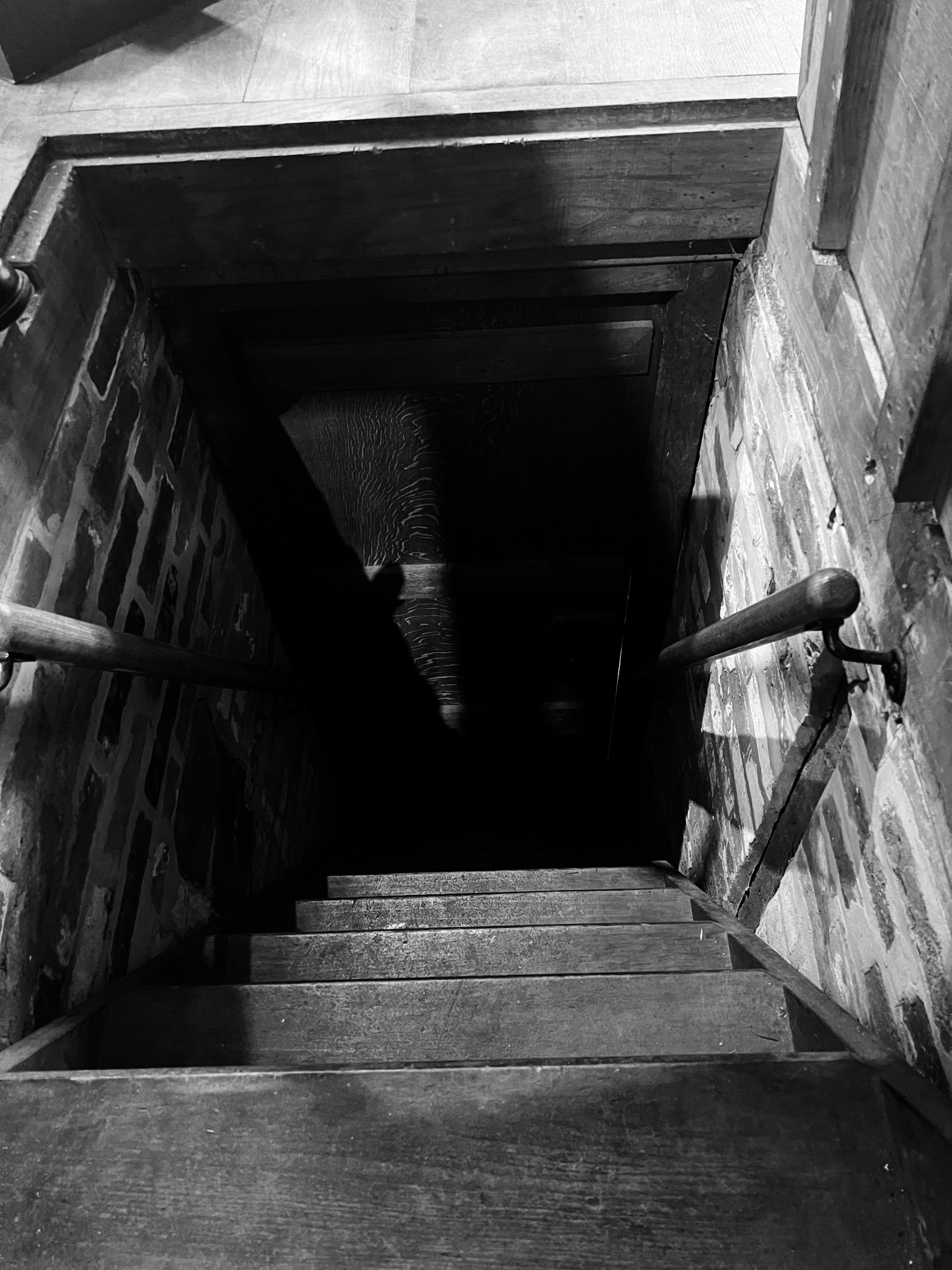 Unveiling the Eerie Secrets of UK Ghost Hunts with Haunting Nights
